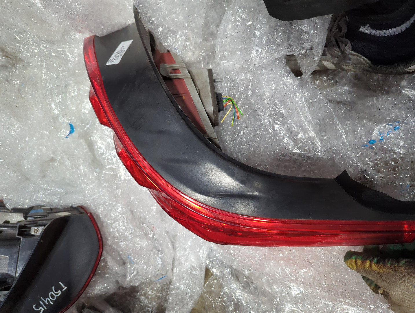 Фонарь задний правый