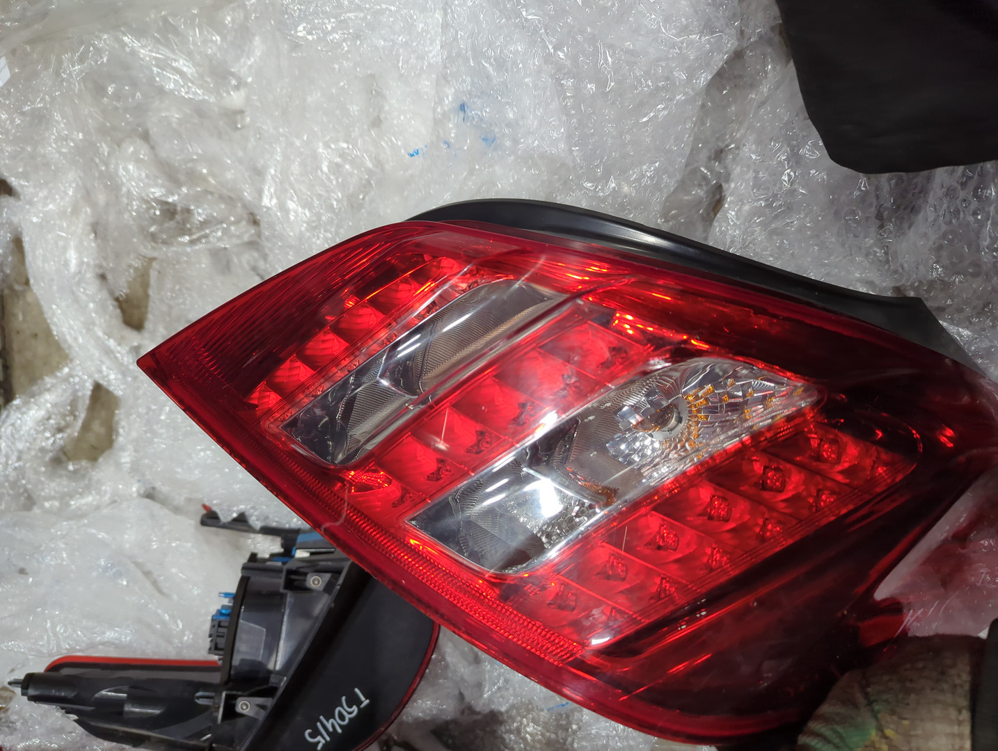 Фонарь задний правый