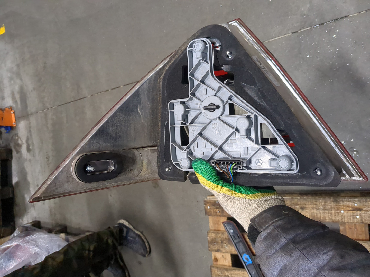 Фонарь задний правый