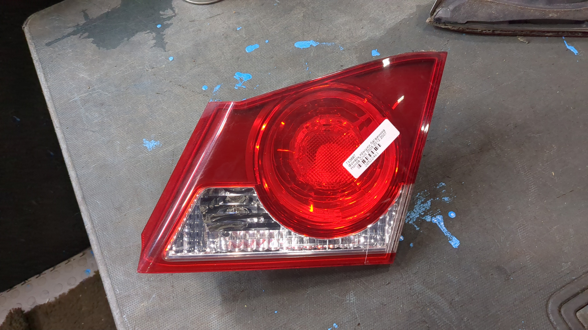 Фонарь задний внутренний правый