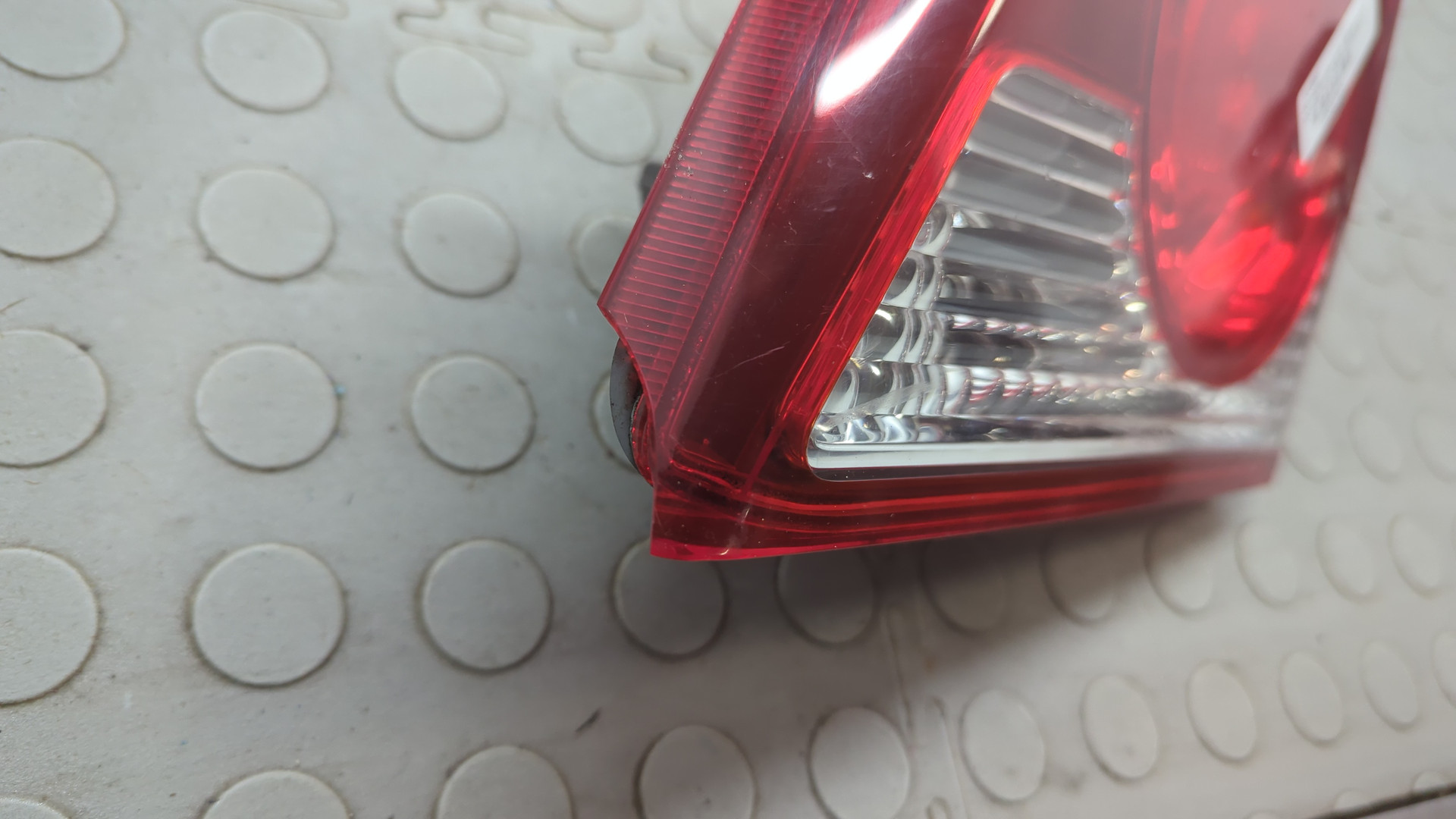 Фонарь задний внутренний правый