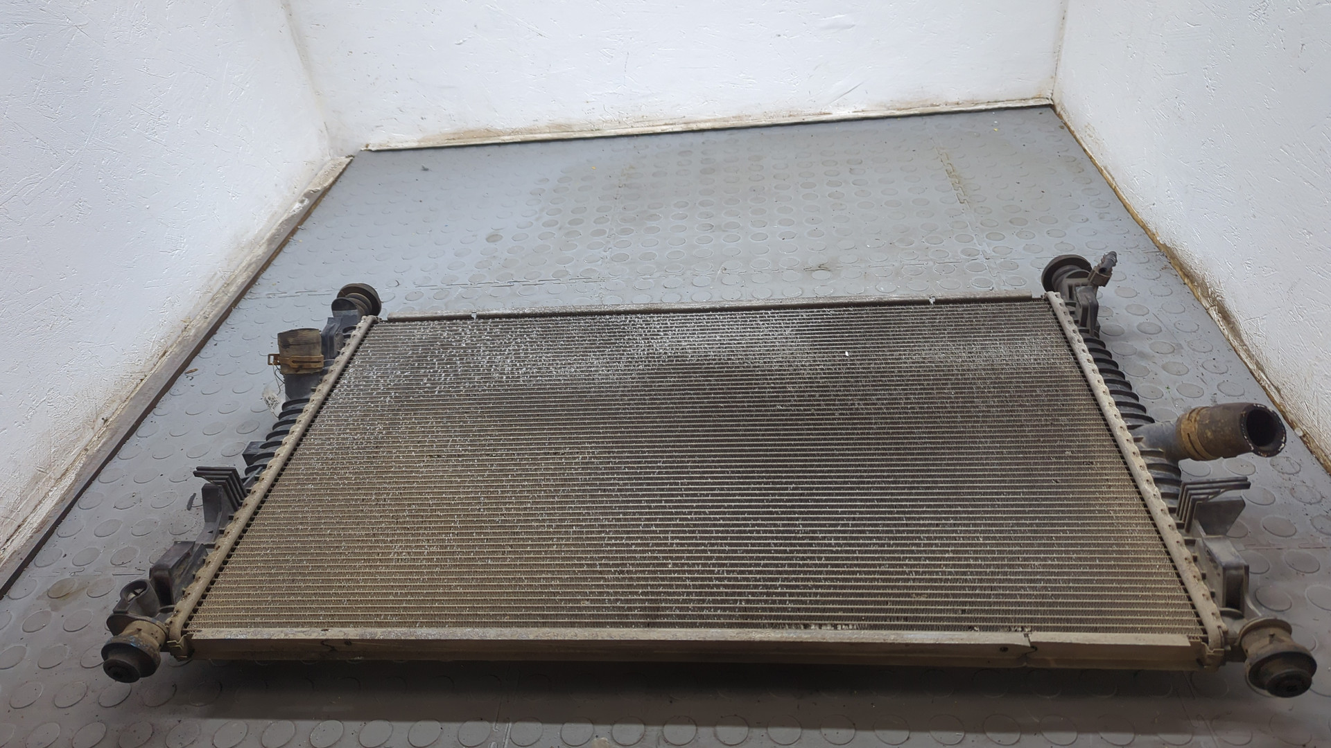 Радиатор охлаждения двигателя основной