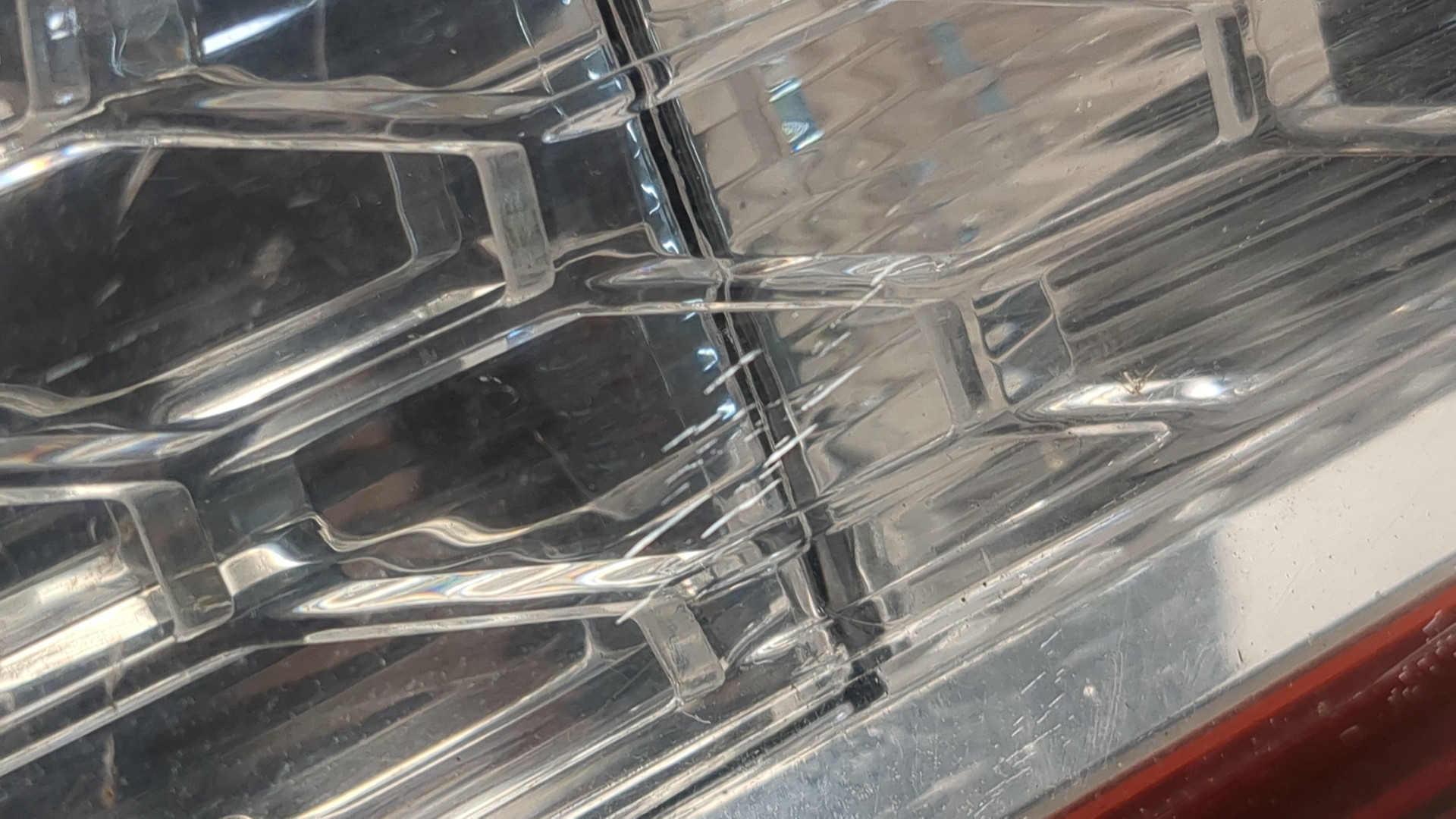 Фонарь задний правый