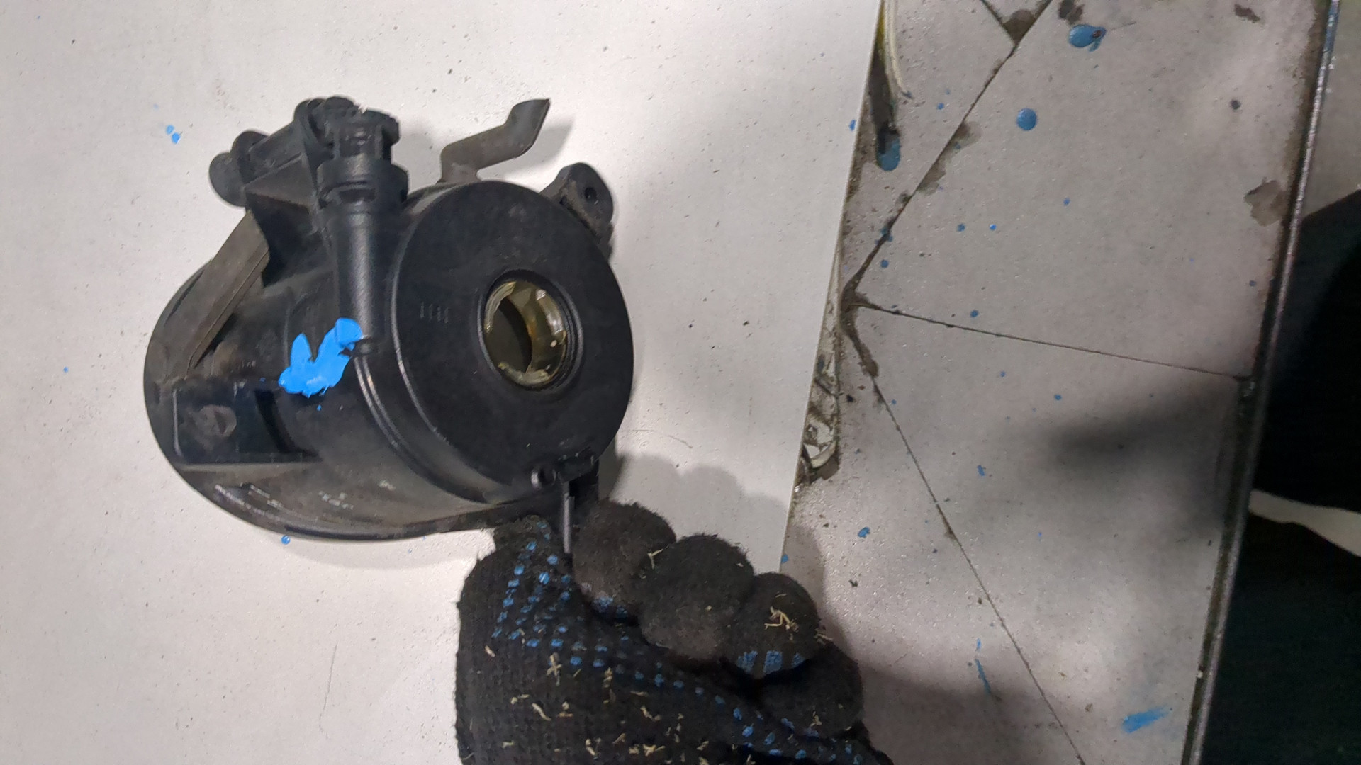 Фара противотуманная левая