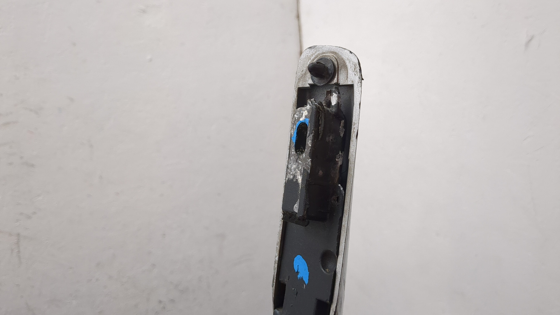 Рейлинг (релинг) левый (планка на крышу)