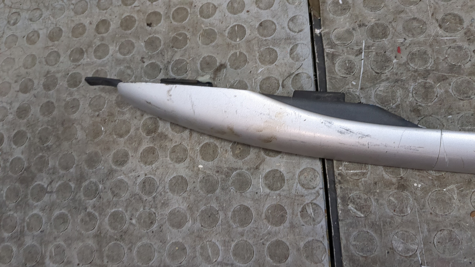 Рейлинг (релинг) левый (планка на крышу)