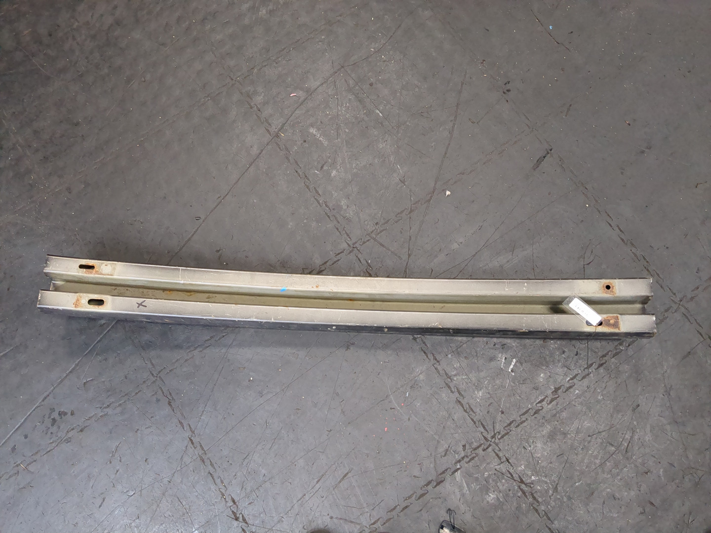 Усилитель заднего бампера