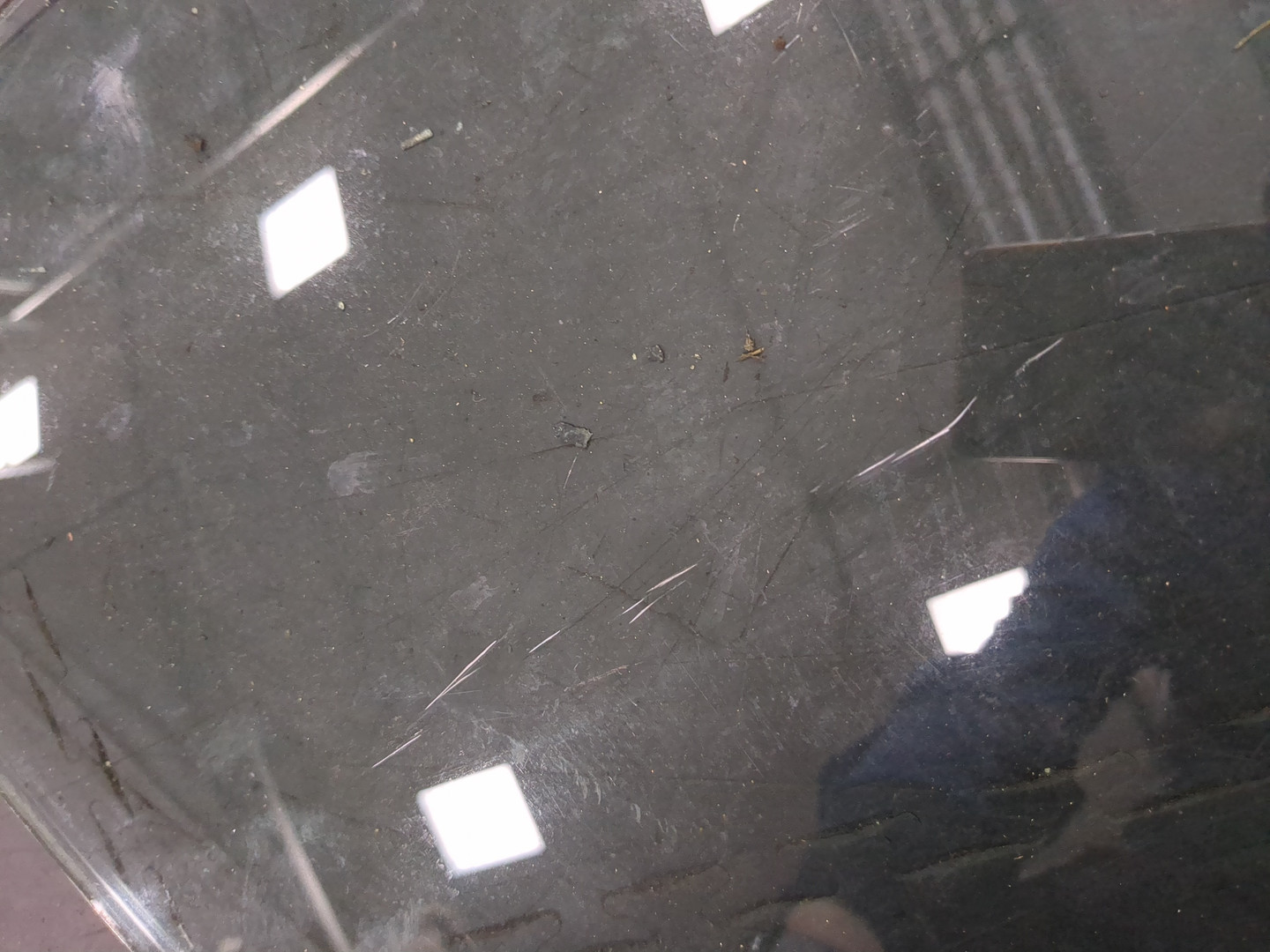 Стекло двери передней правой