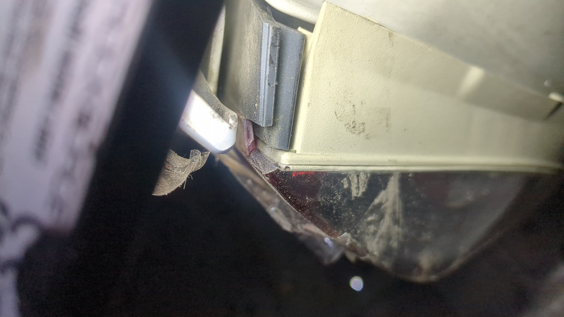 Дверь багажника