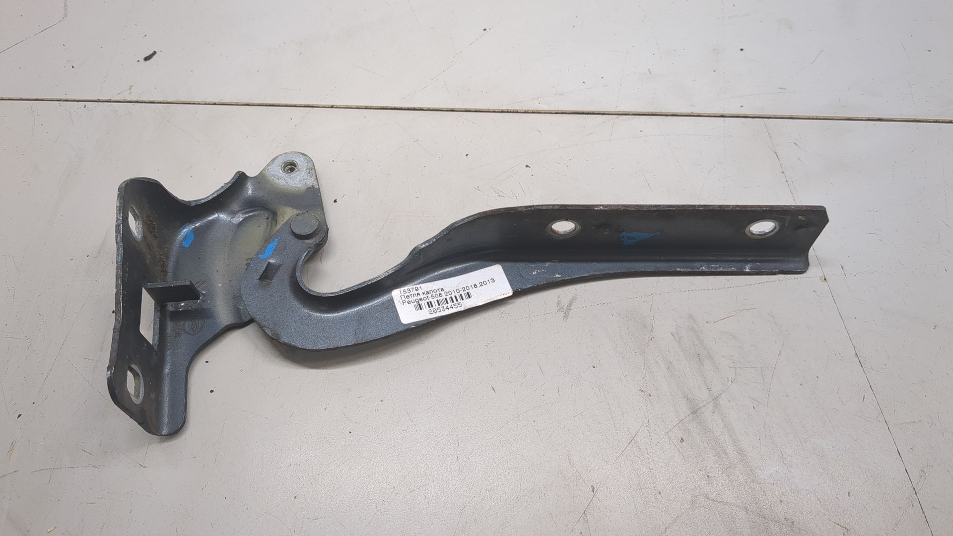 Петля капота левая