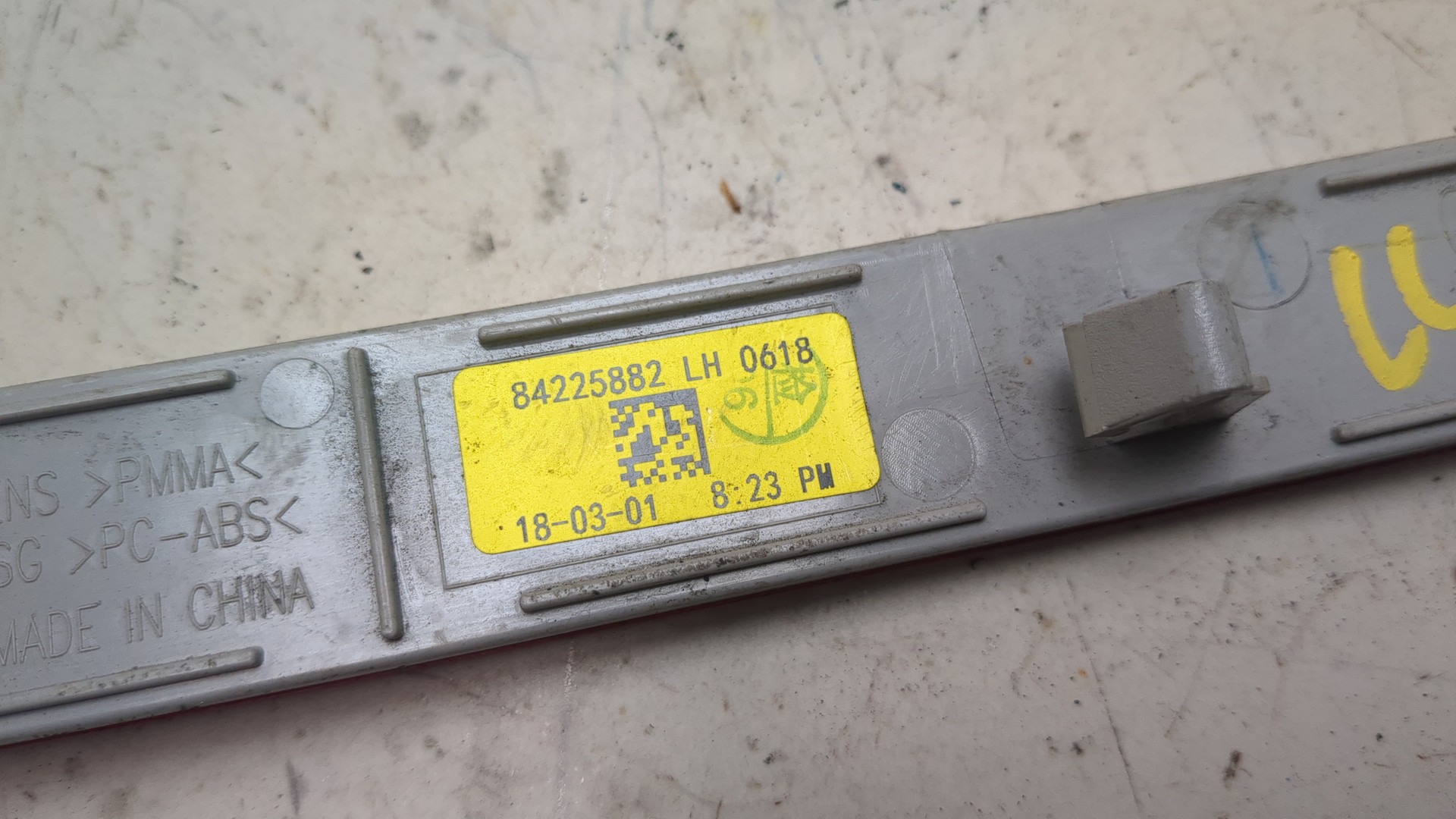 Отражатель в бампер задний левый