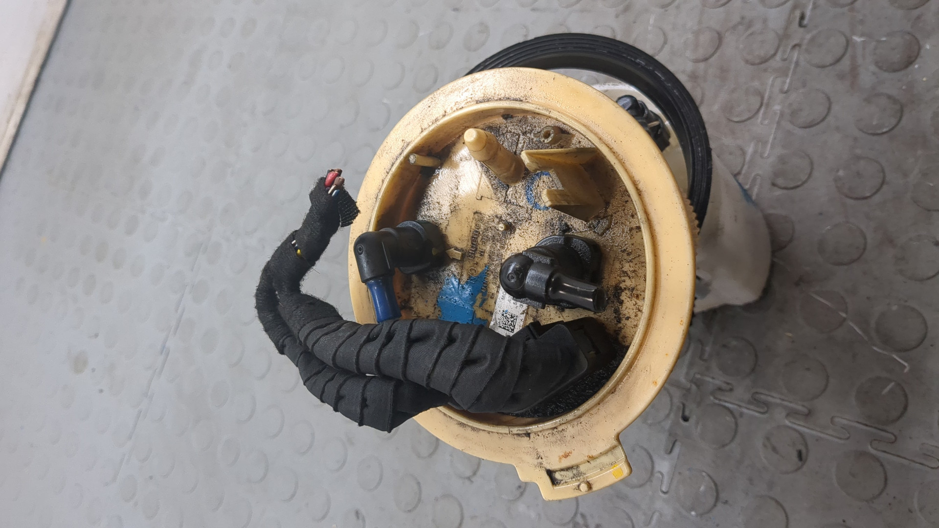 Насос топливный электрический