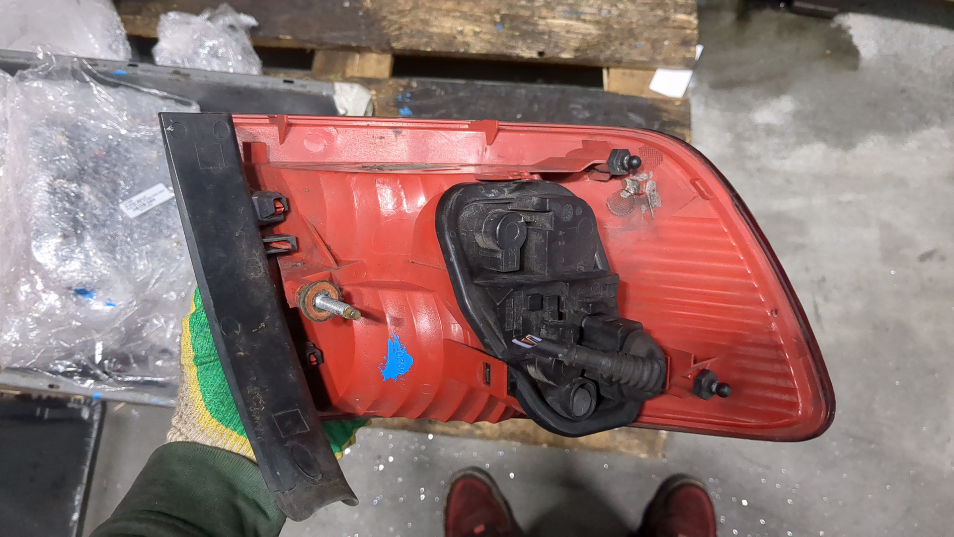 Фонарь задний правый