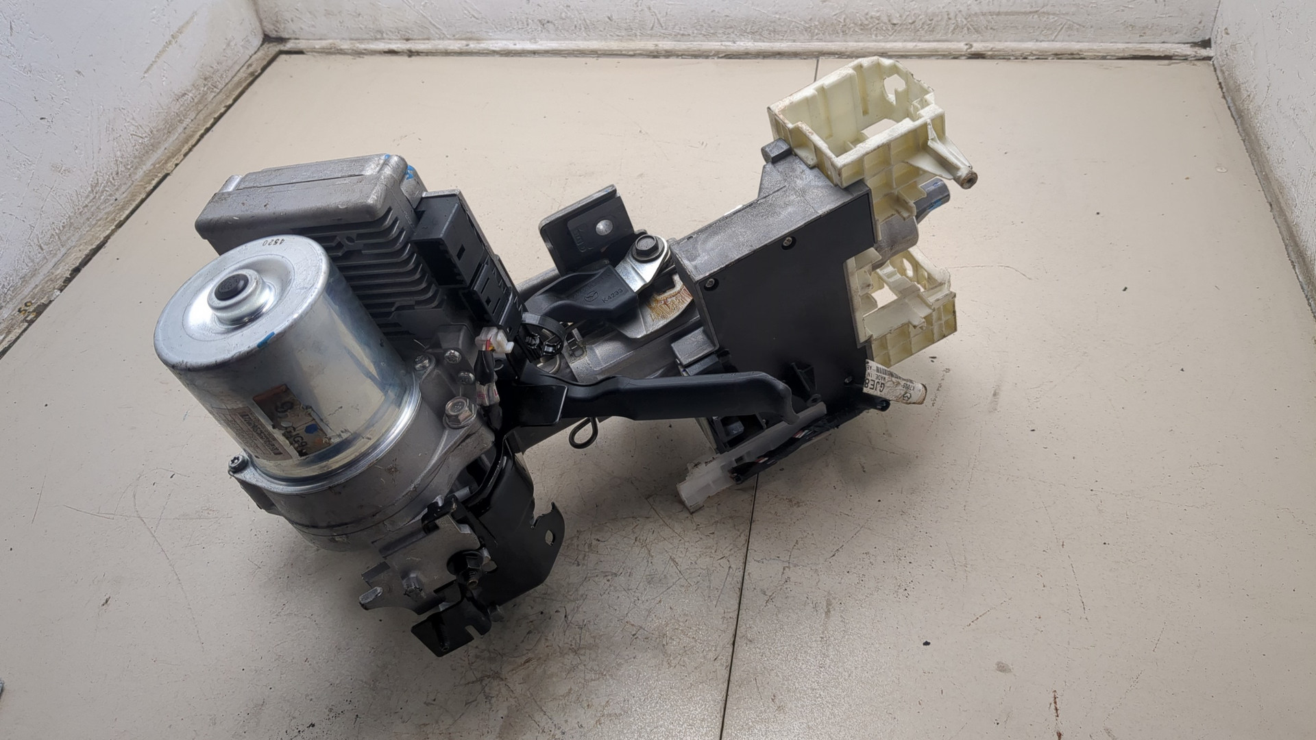 Серводвигатель рулевой рейки