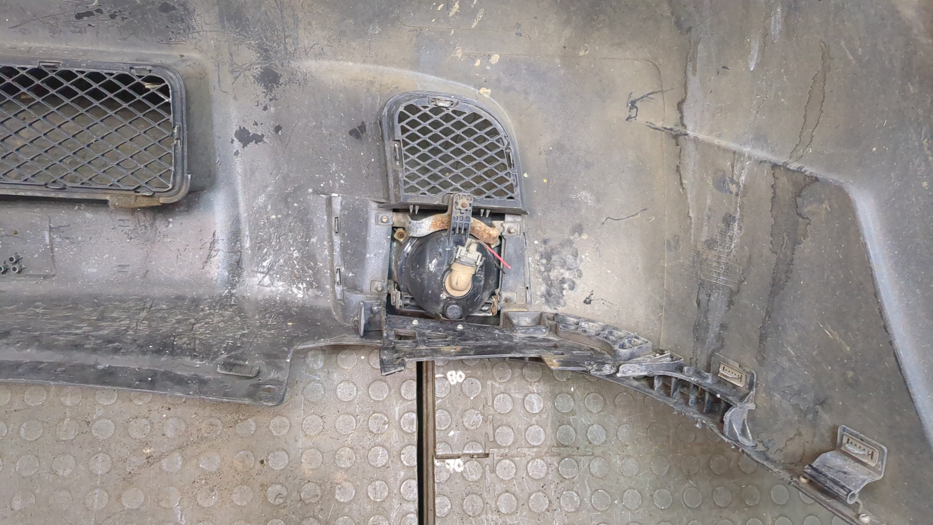 Бампер передний