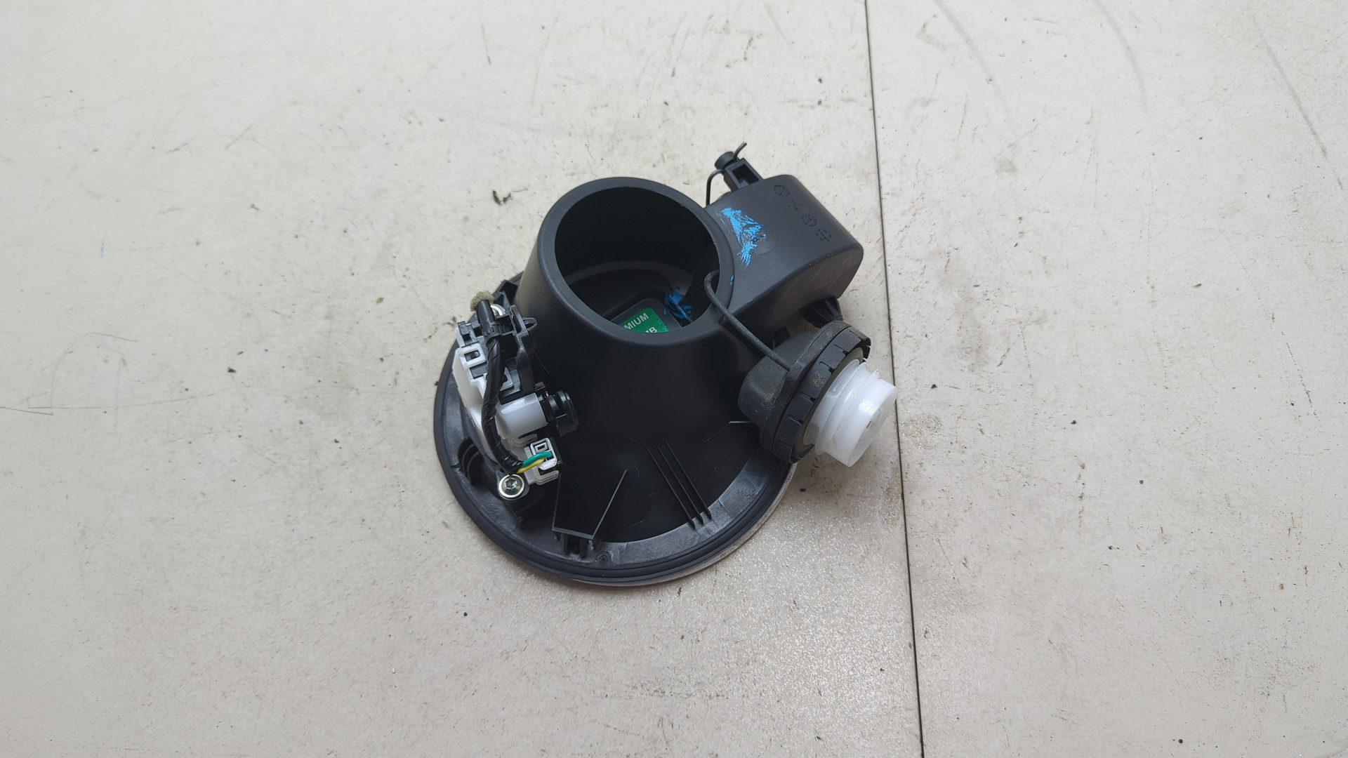 Лючок бензобака