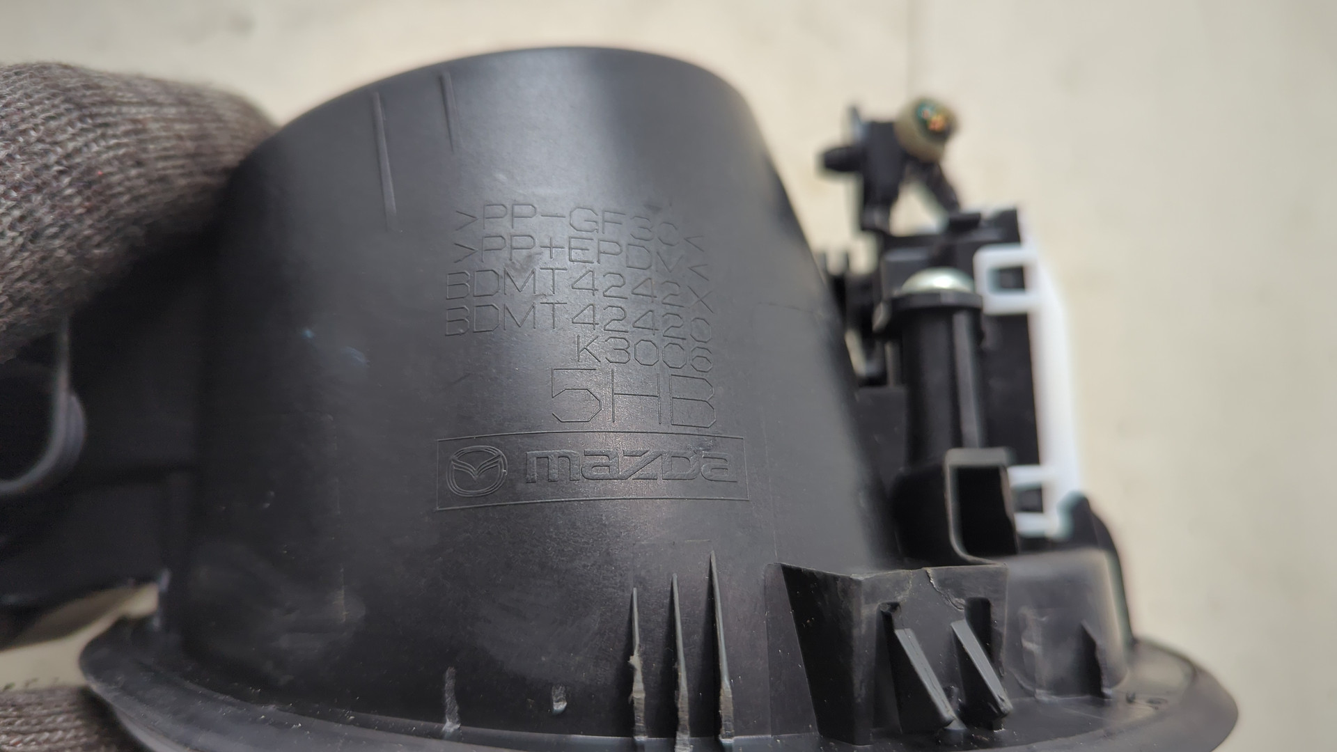 Лючок бензобака