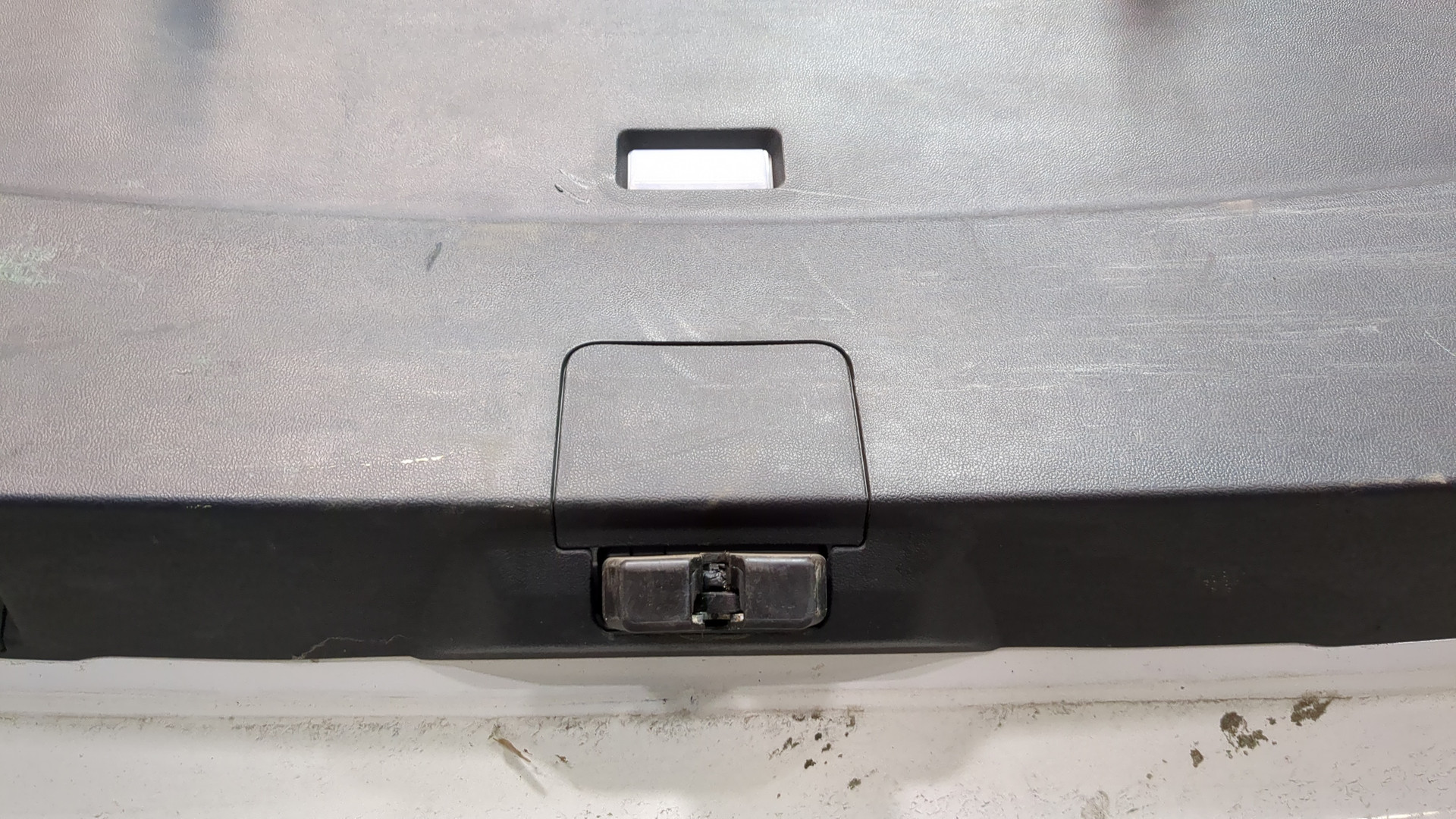 Дверь багажника