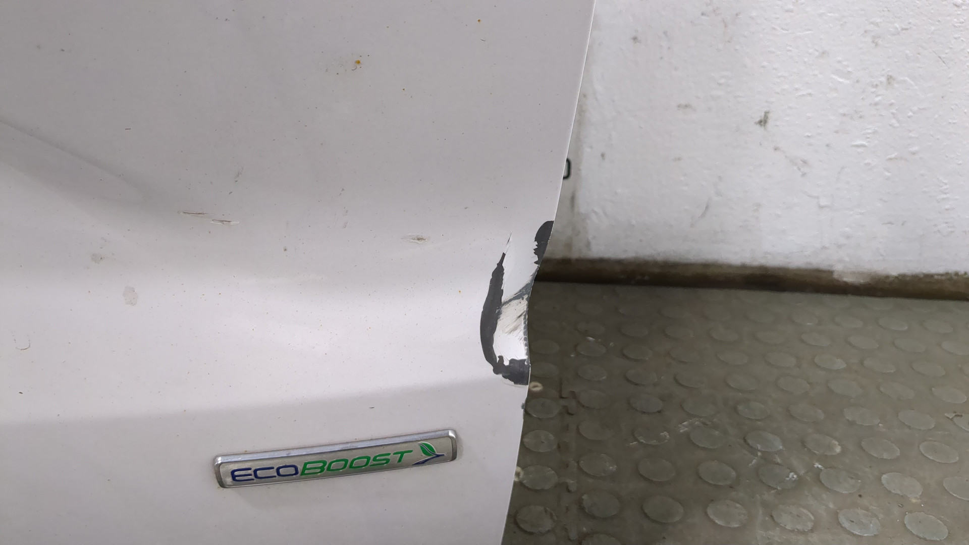 Дверь багажника