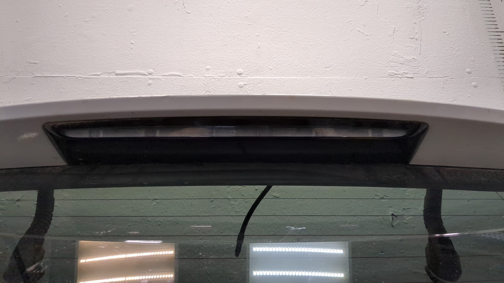 Дверь багажника