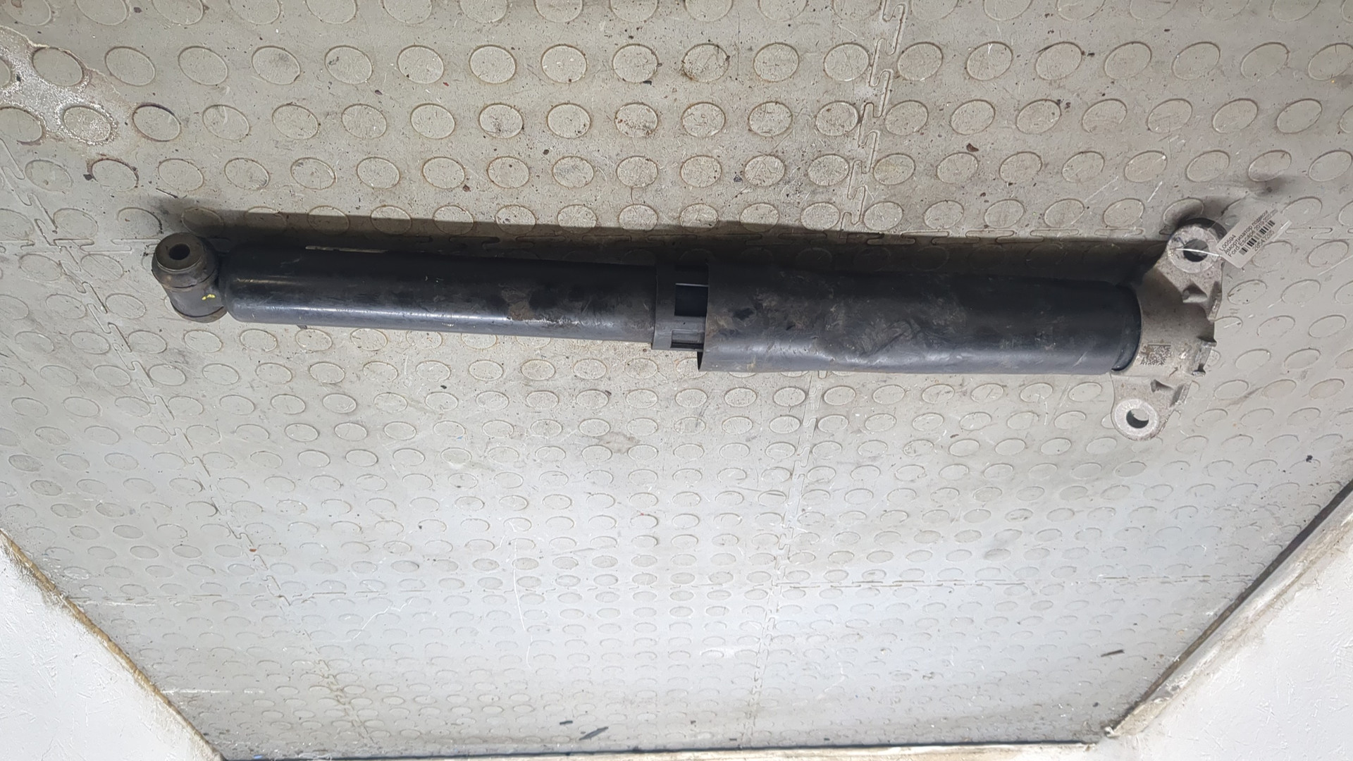 Амортизатор задний (стойка)