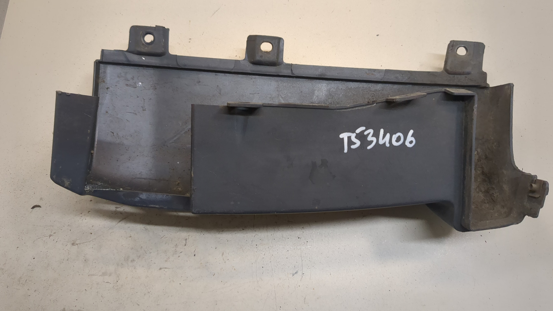 Накладка переднего бампера