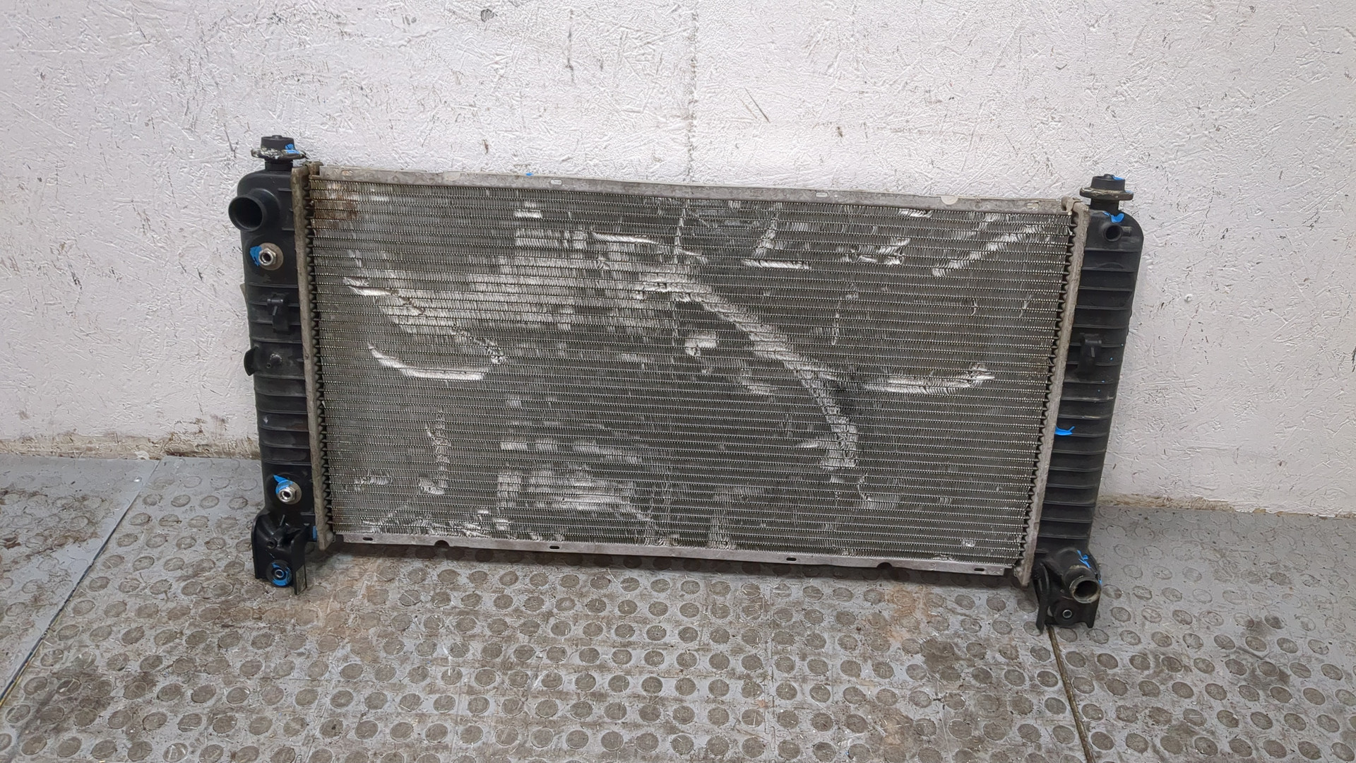 Радиатор охлаждения двигателя основной