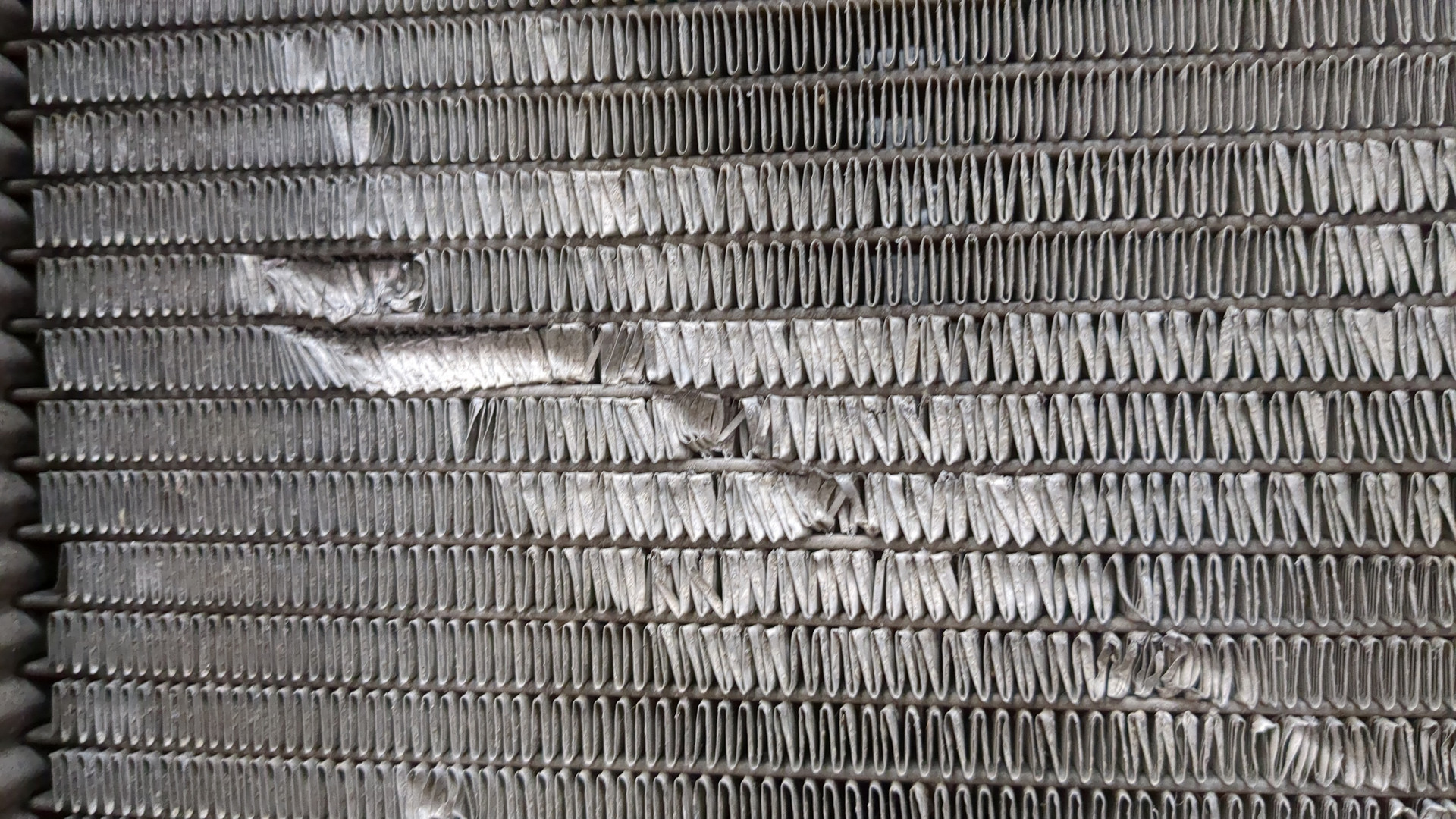 Радиатор охлаждения двигателя основной