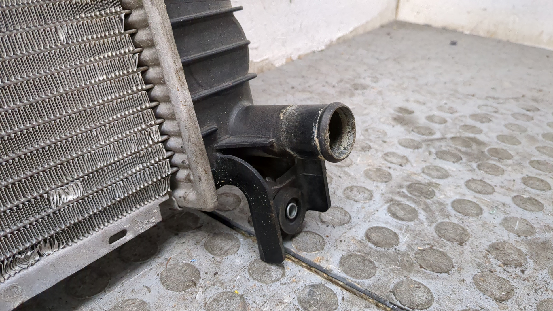 Радиатор охлаждения двигателя основной