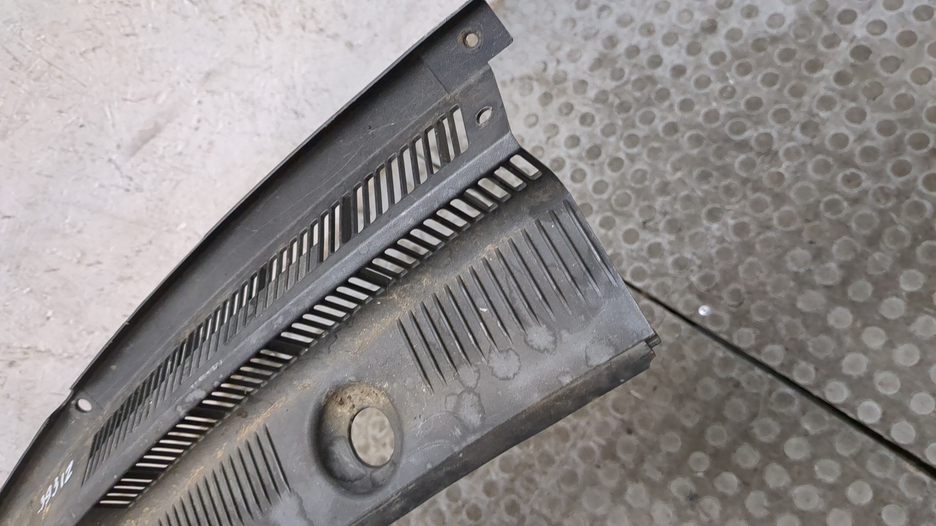 Решетка стеклоочистителей (Жабо)