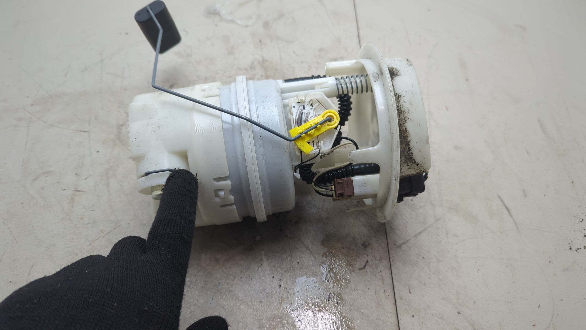 Насос топливный электрический