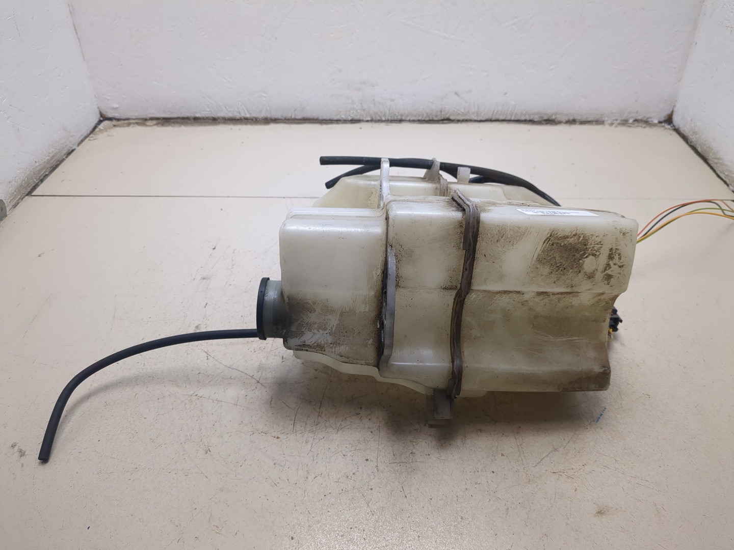 Бачок омывателя лобового стекла