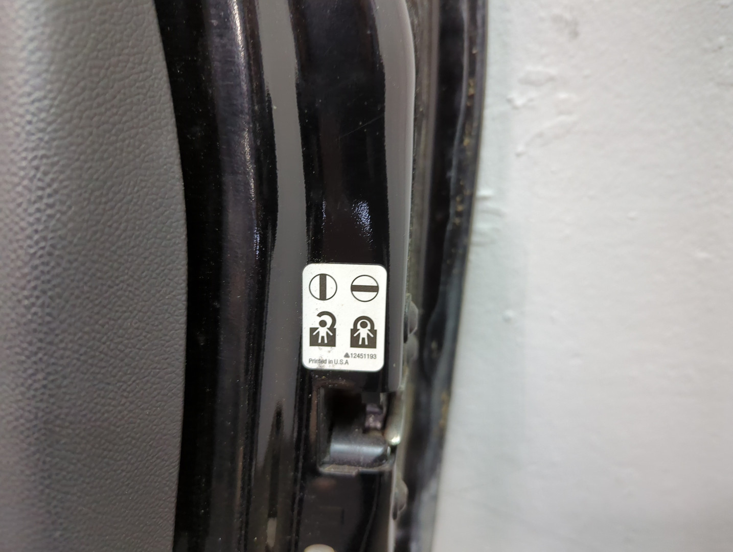 Дверь задняя правая