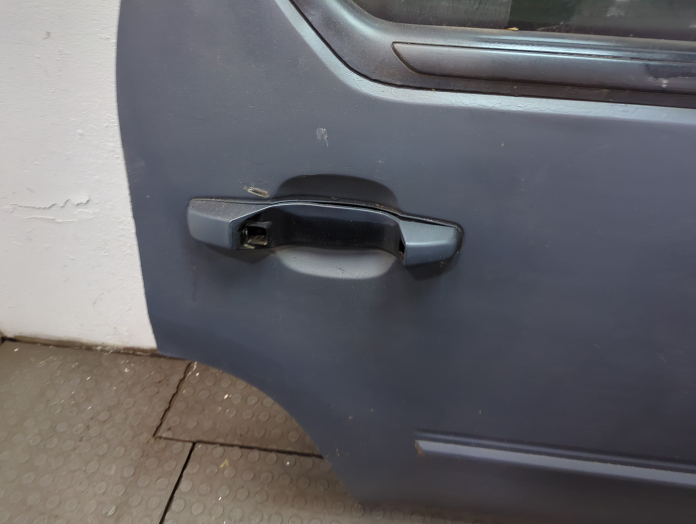 Дверь задняя правая