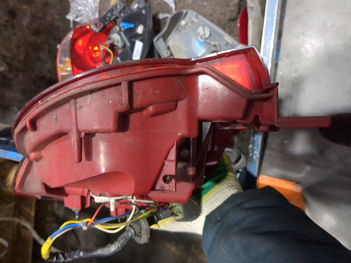 Фонарь задний левый