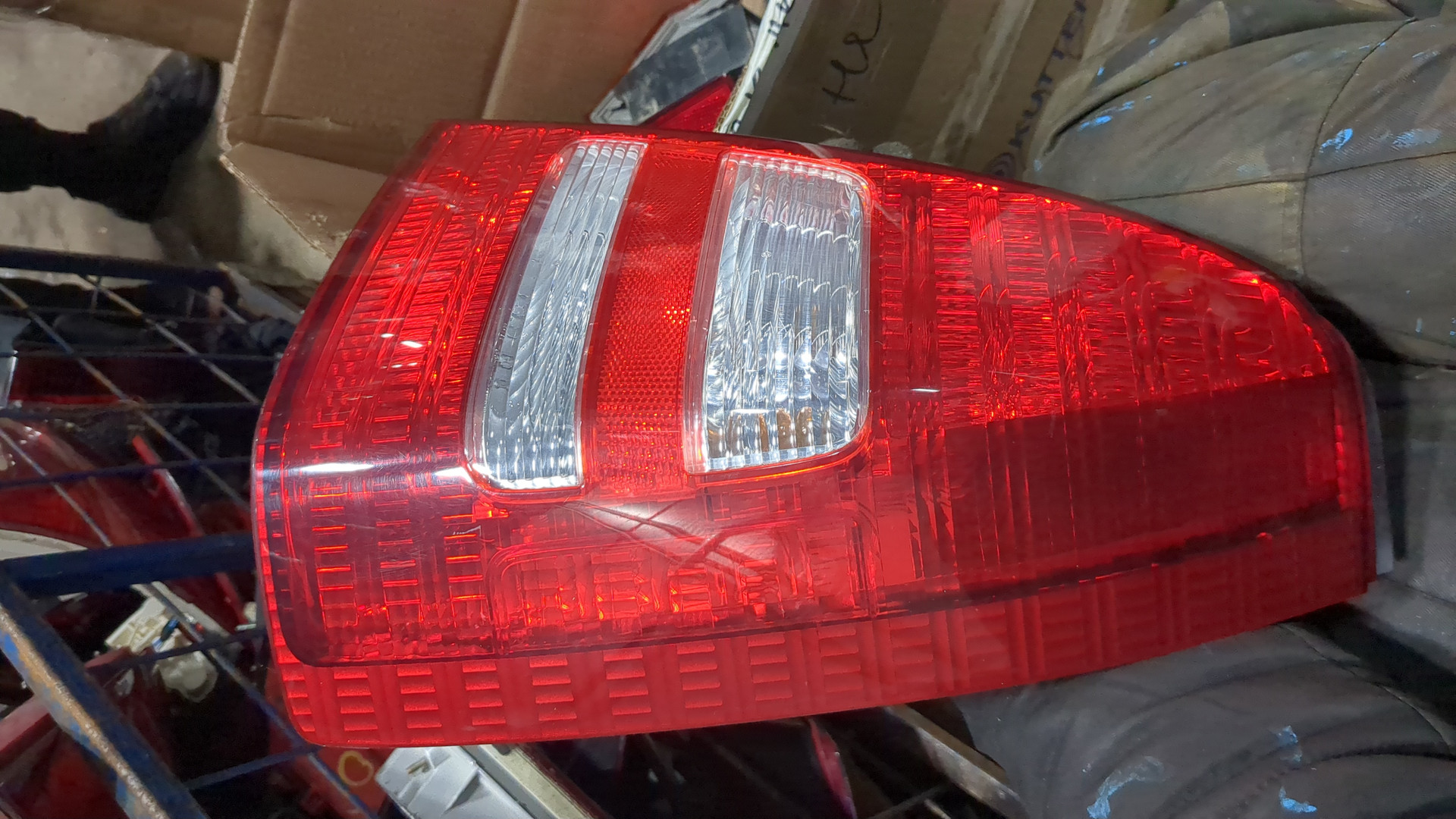 Фонарь задний правый