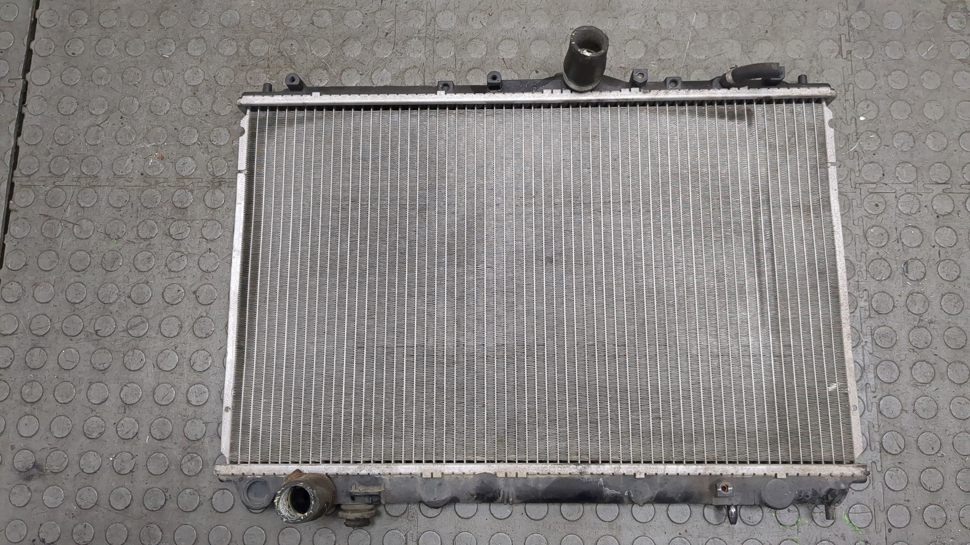 Радиатор охлаждения двигателя основной