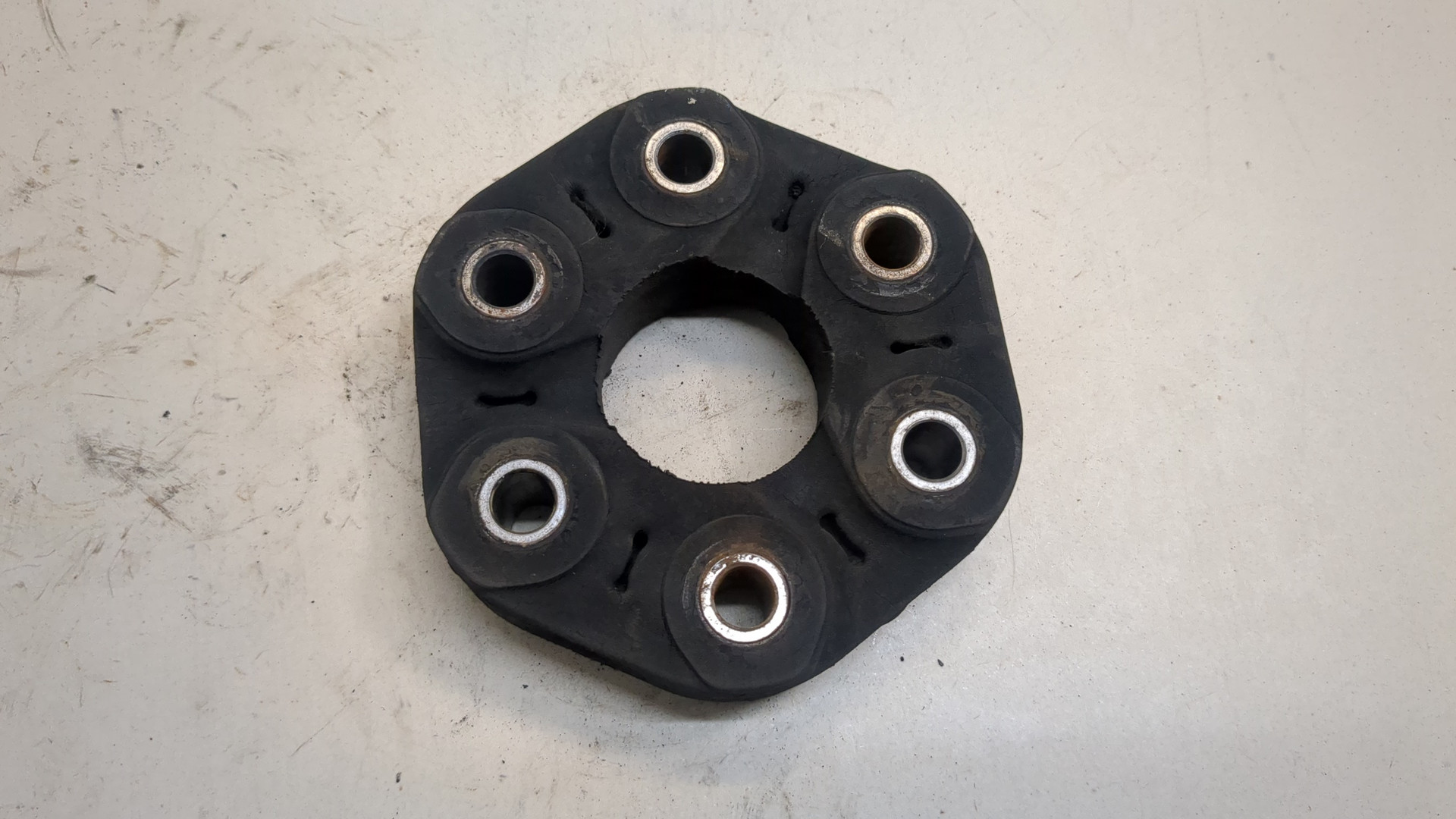 Муфта эластичная карданного вала