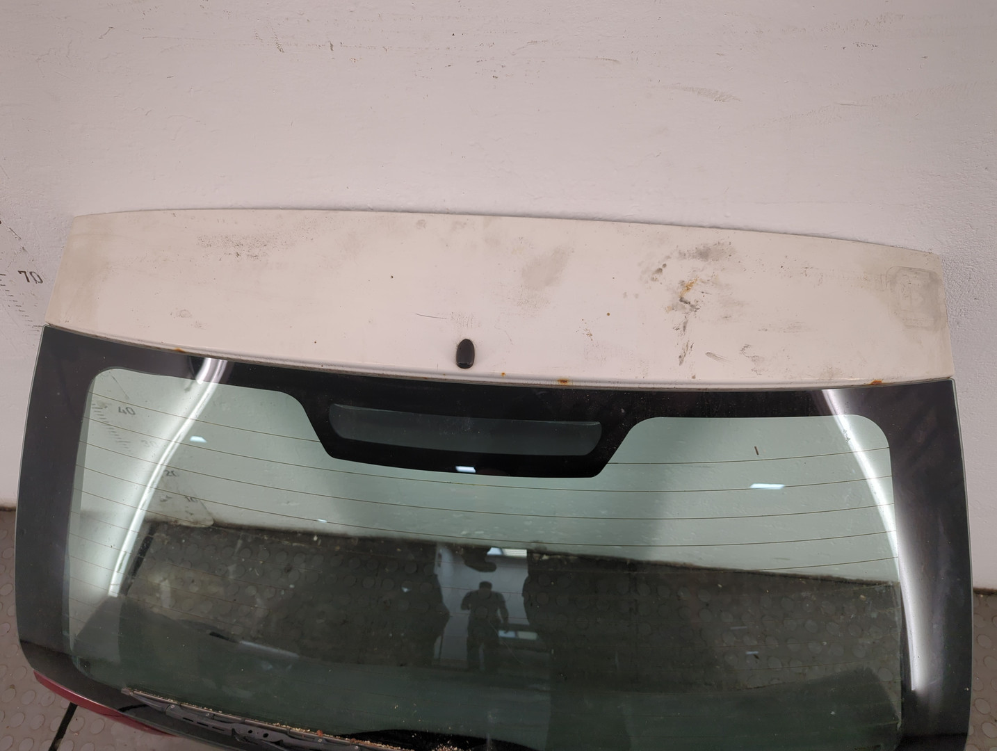 Дверь багажника