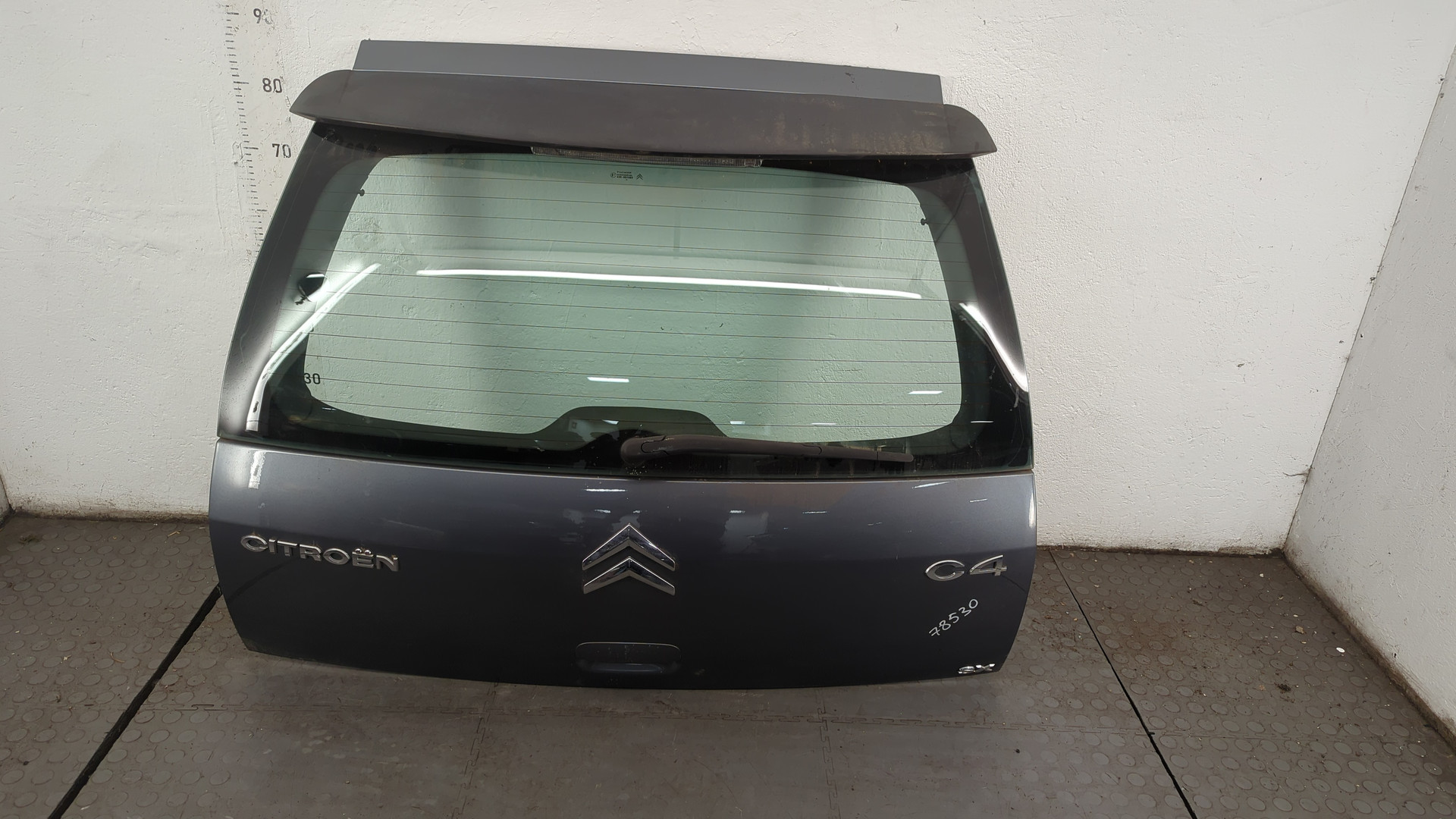 Дверь багажника