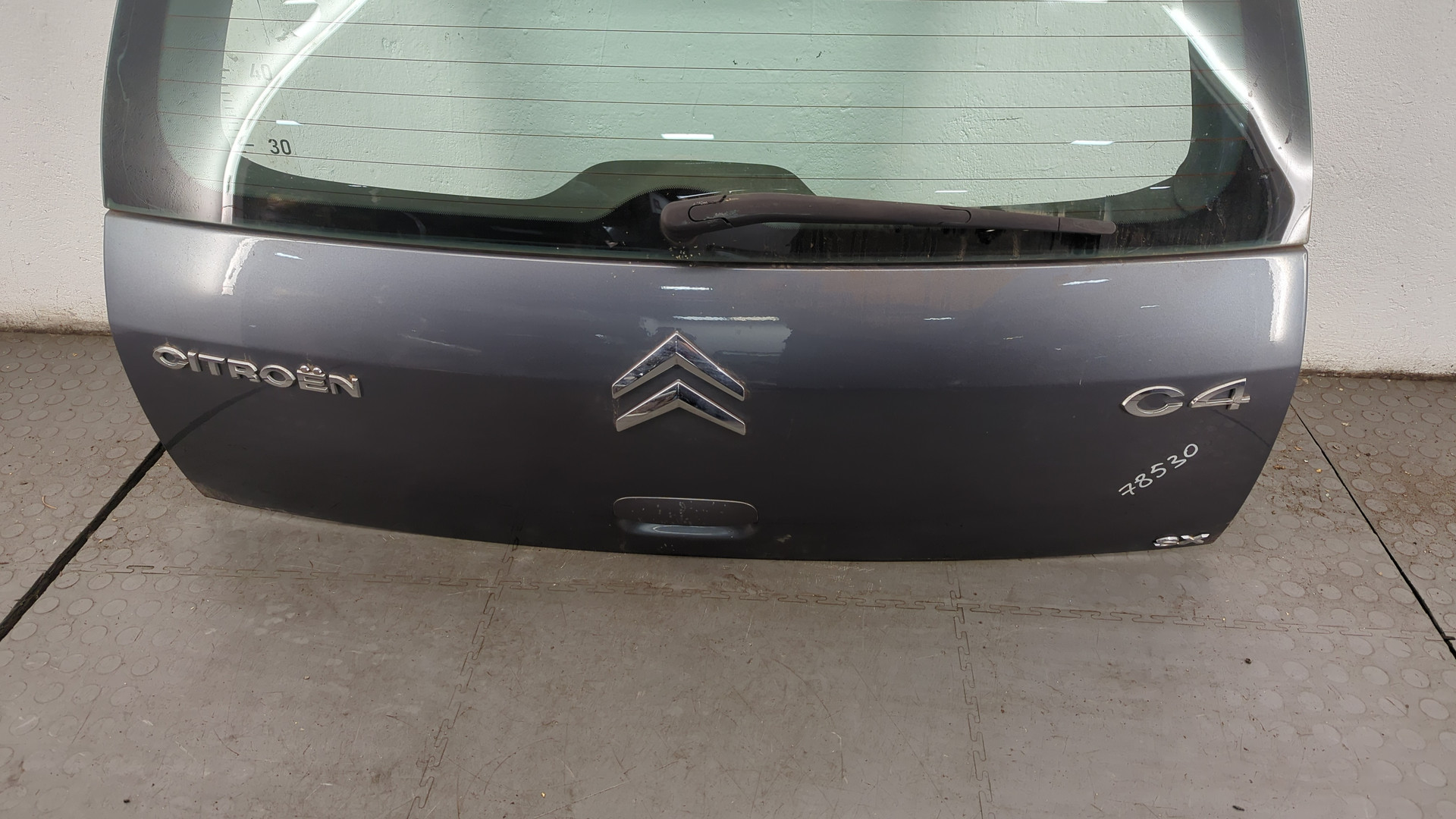 Дверь багажника