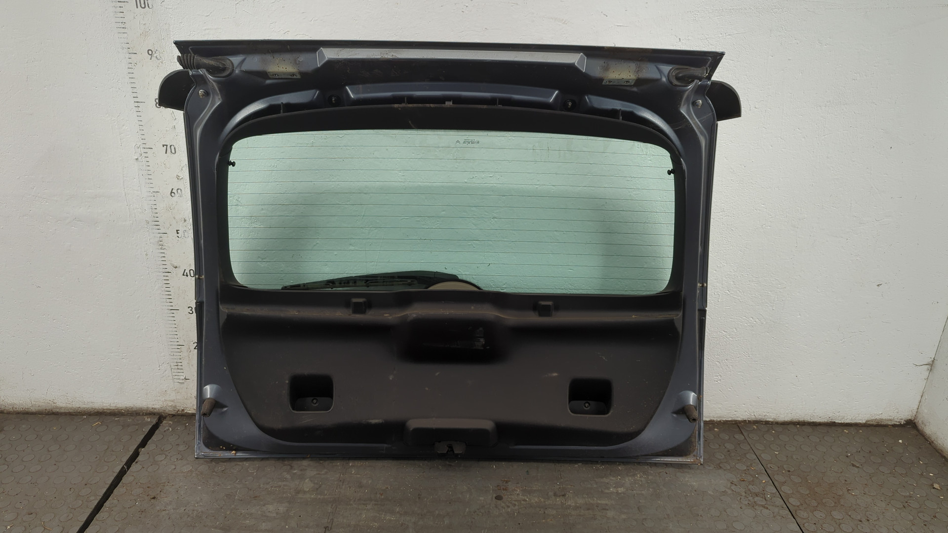 Дверь багажника