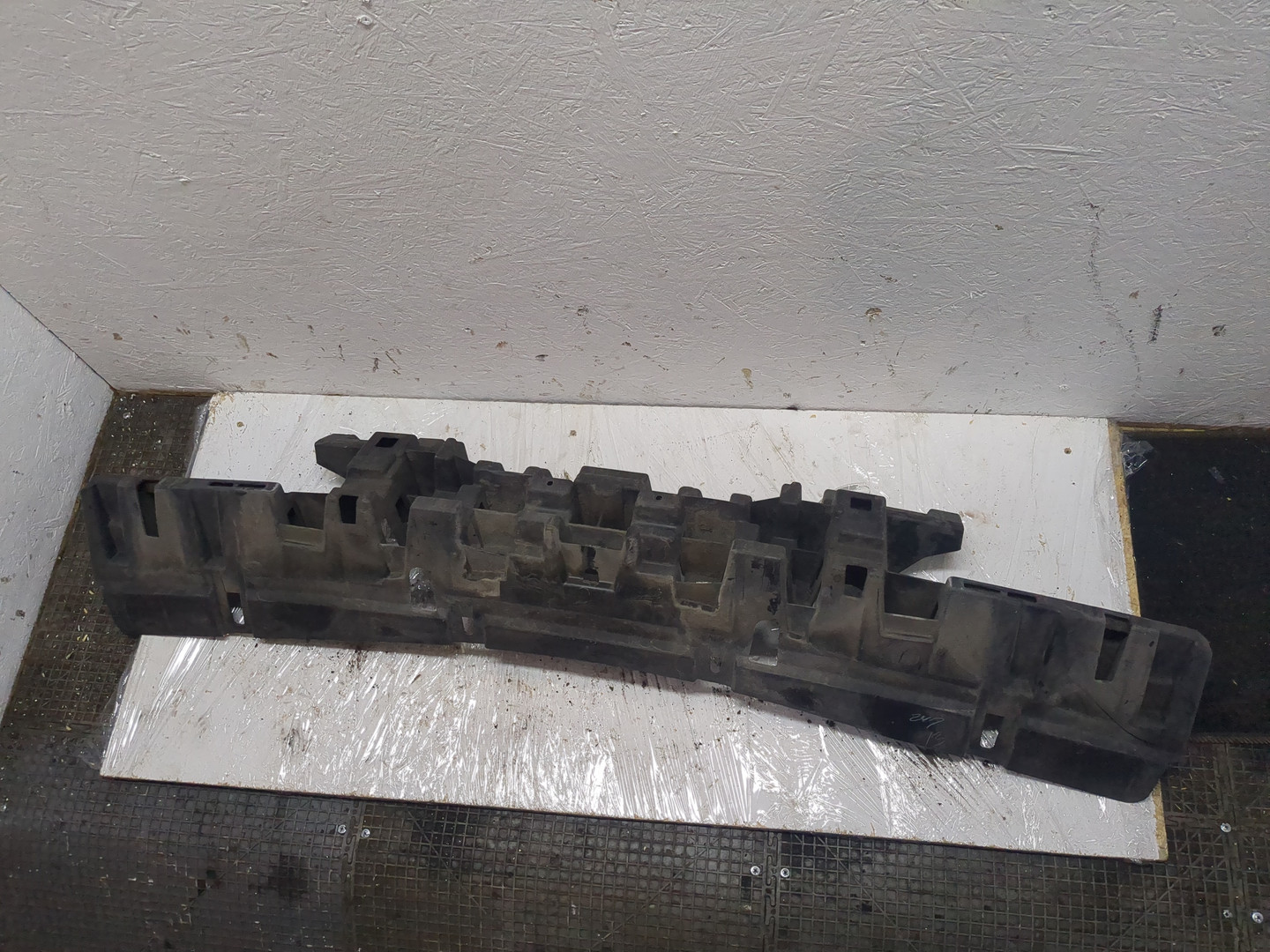 Усилитель заднего бампера