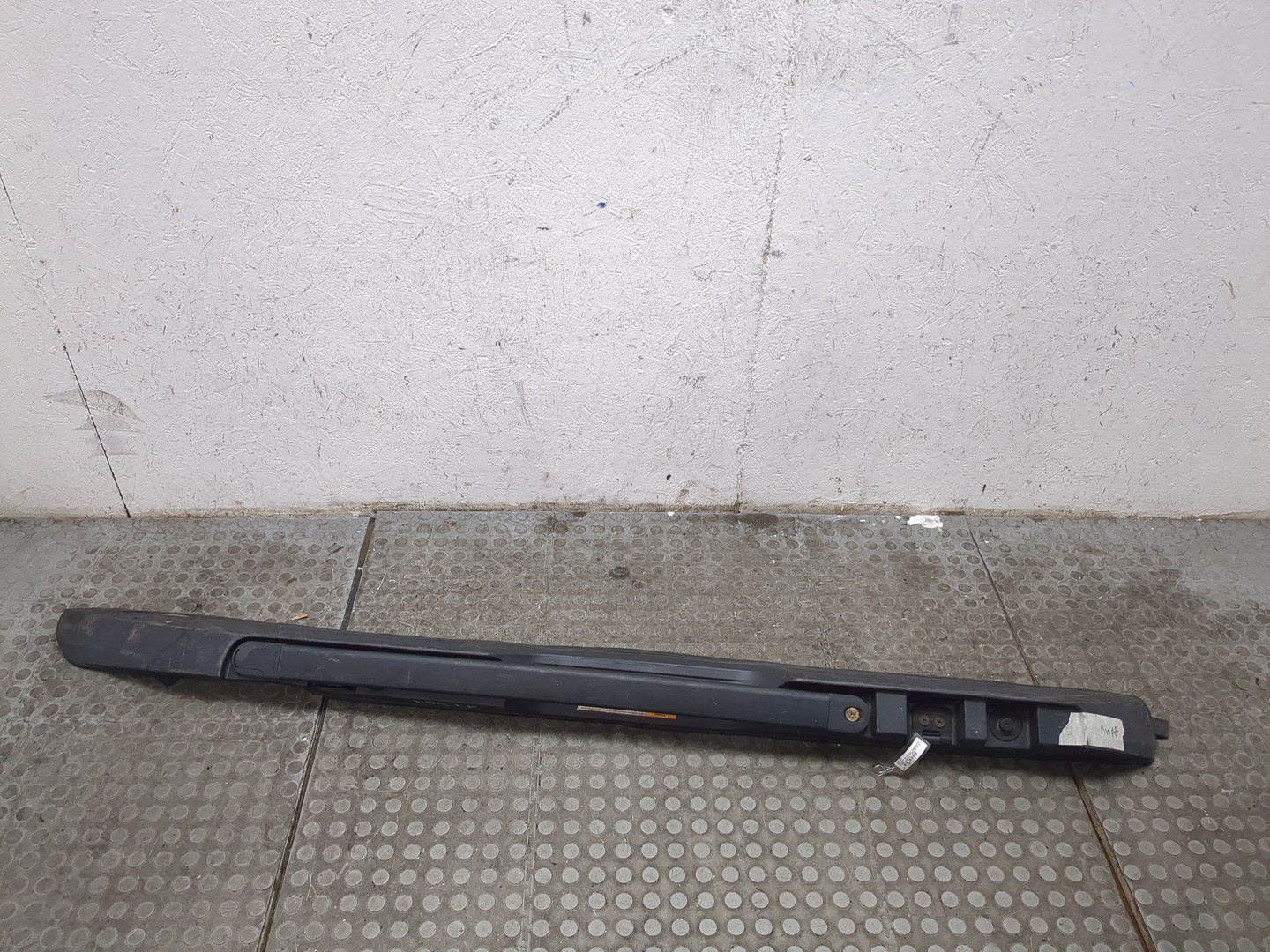 Рейлинг (релинг) правый (планка на крышу)