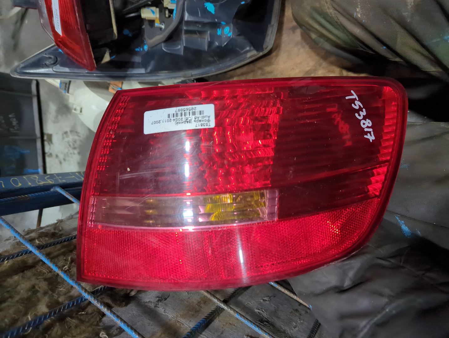 Фонарь задний правый