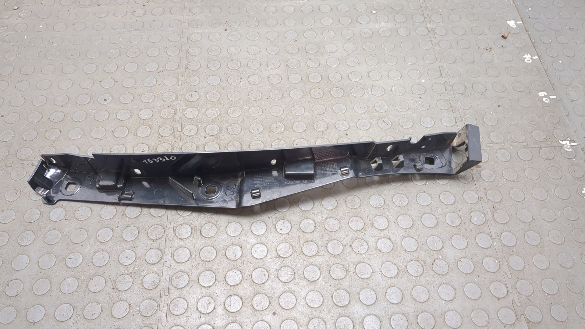 Кронштейн крепления крыла