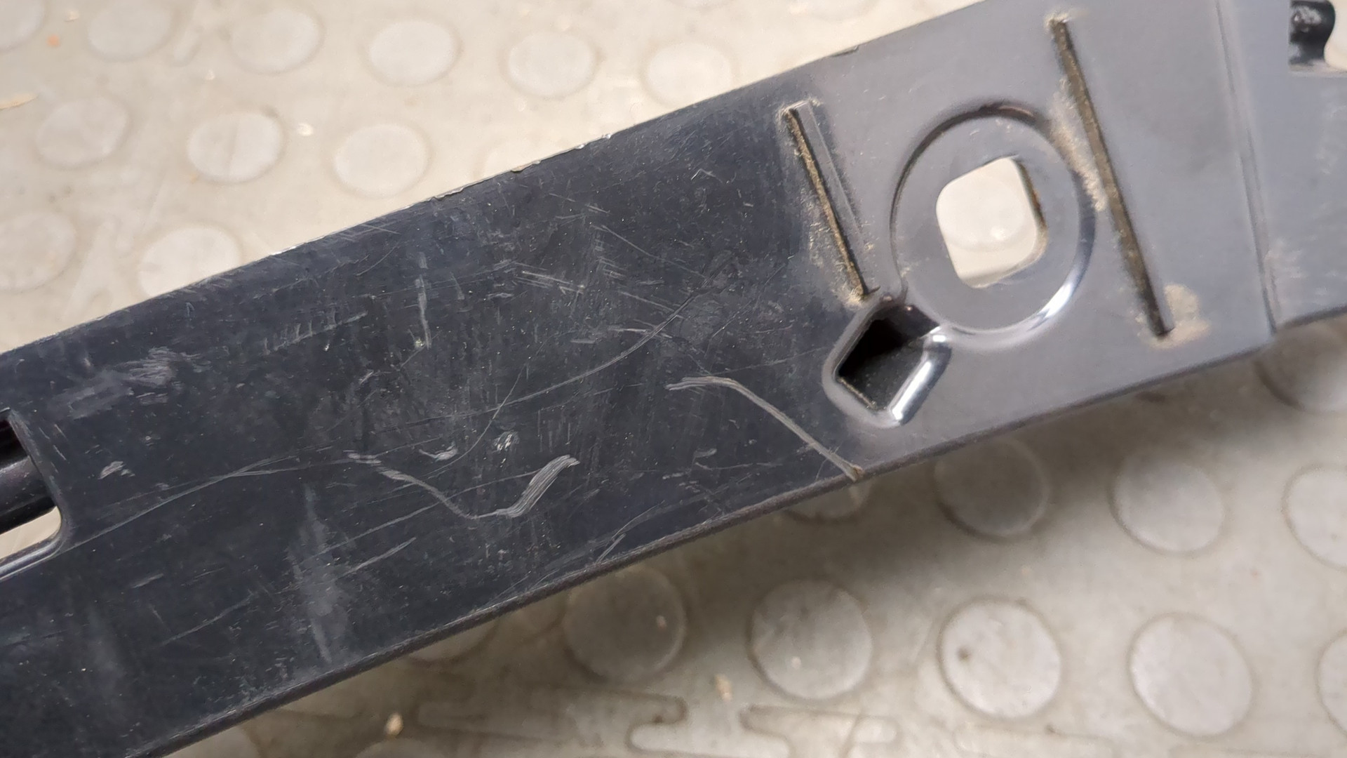 Кронштейн крепления крыла