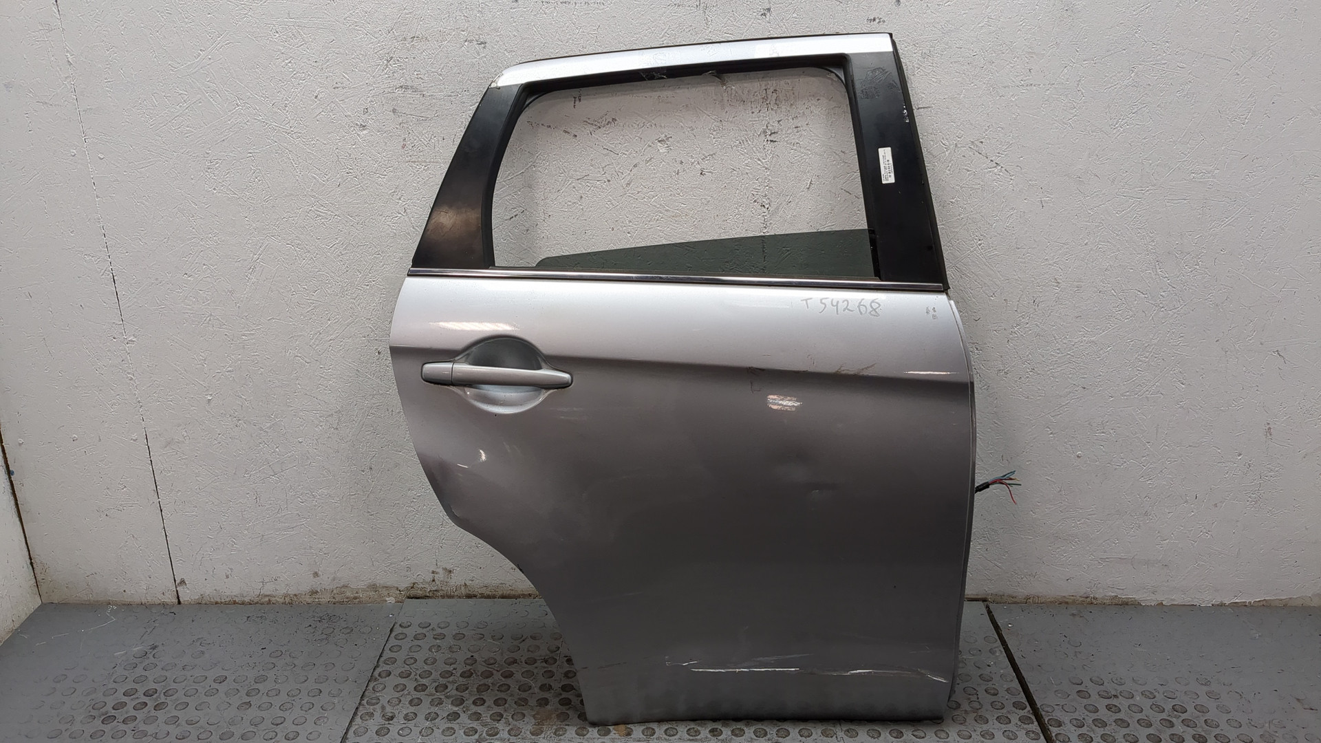 Дверь задняя правая