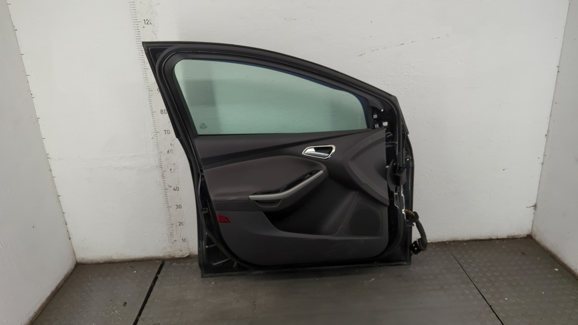 Дверь передняя левая