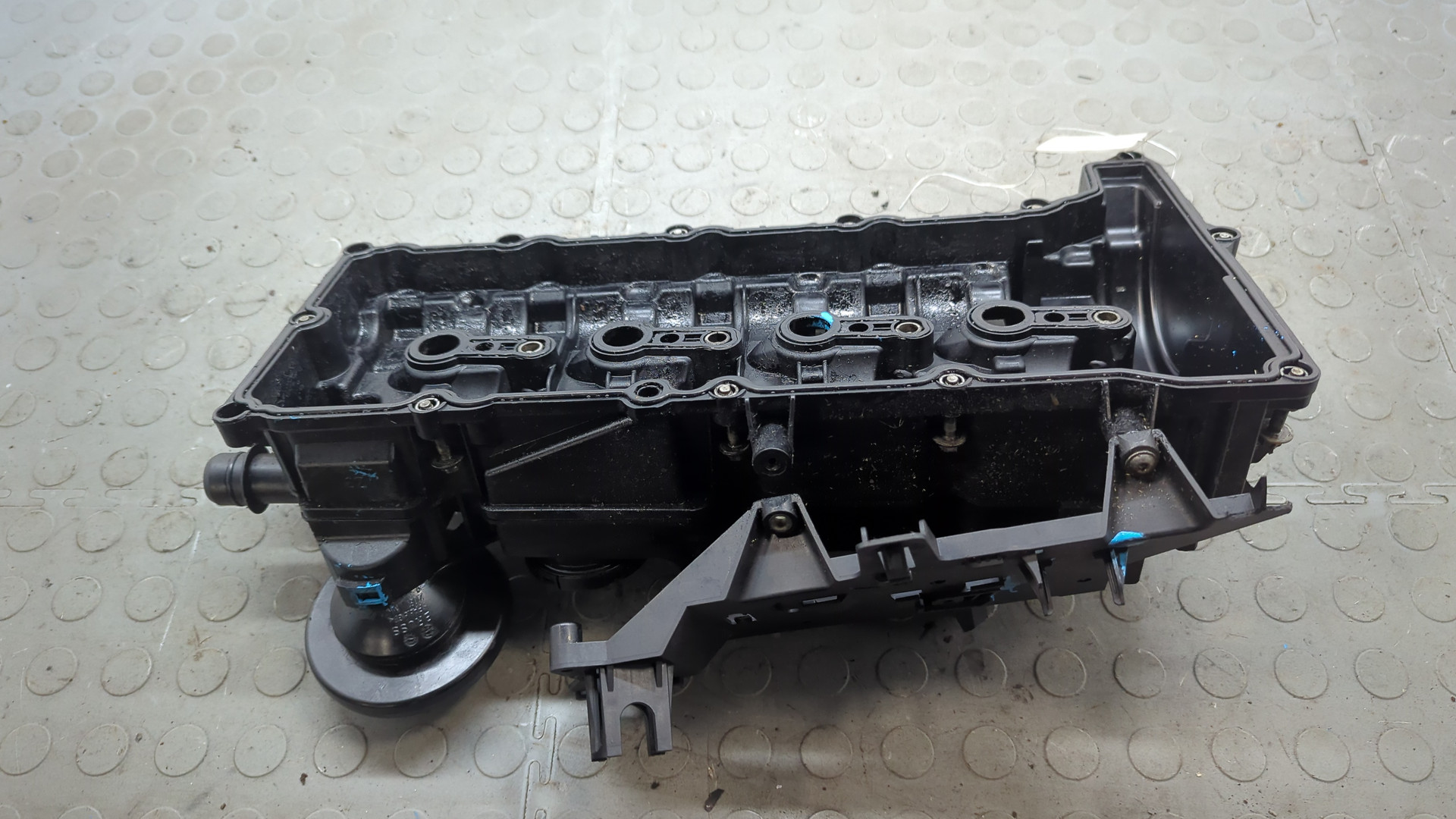 Крышка клапанная ГБЦ